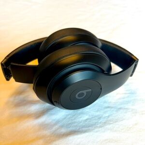 Beats by Dr. Dre Studio Pro Wireless Bluetooth Headphones Black